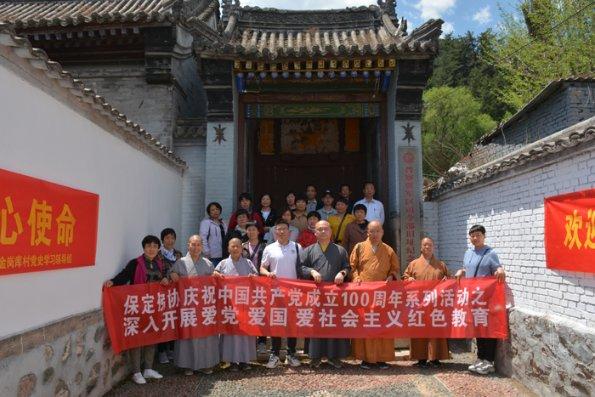 一岁半男宝宝手指甲上长了好多白点，这是为什么？游戏画面